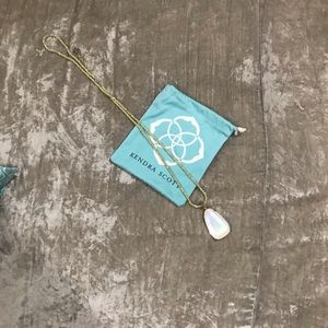 Kendra Scott drop necklace
